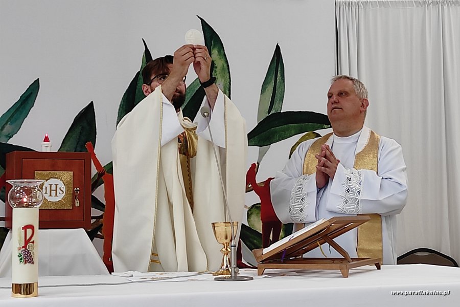 8-18 Ostatnia Eucharystia.jpg
